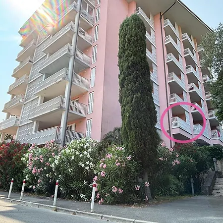 The Mermaid Cove Apartment